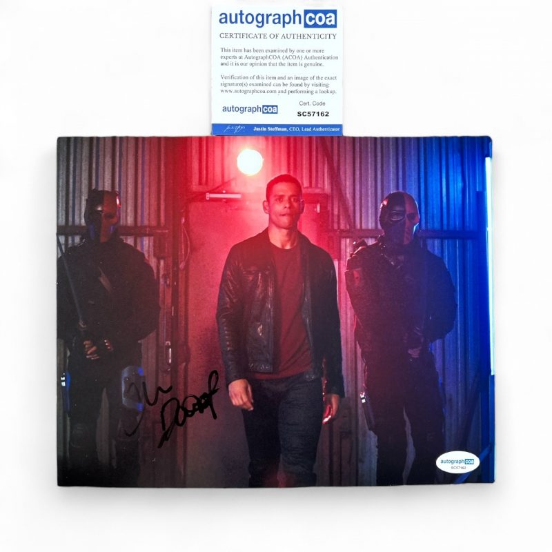 Charlie Barnett - Arrow / JJ Jnr flashpoint deathstroke - 10x8 - ACOA