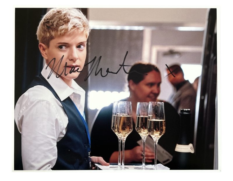 Mae Martin - 10x8 - the flight attendant