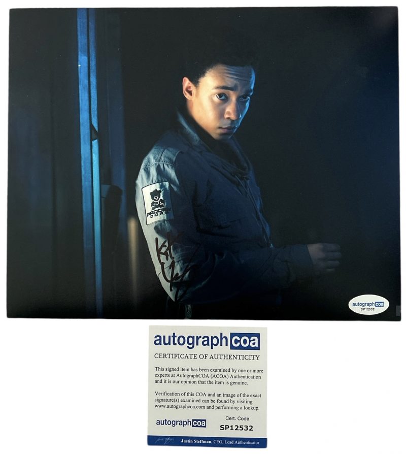 Kit Young - 10x8 - alien earth - ACOA