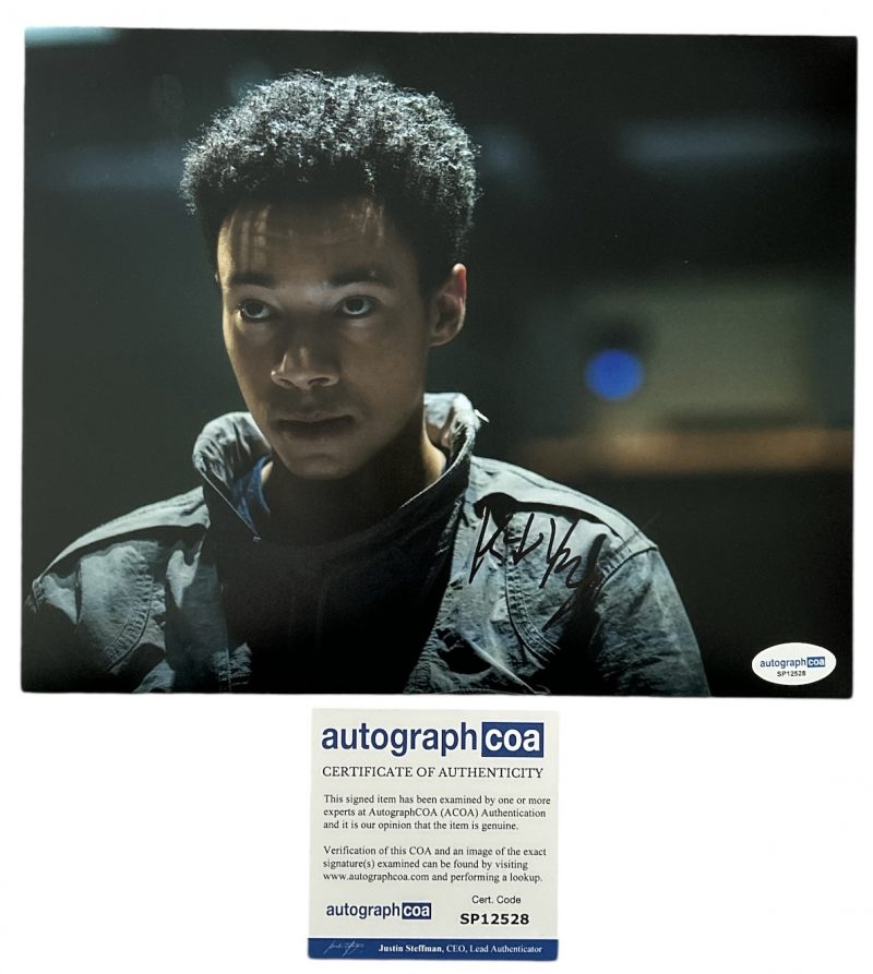 Kit Young - 10x8 - alien earth - ACOA