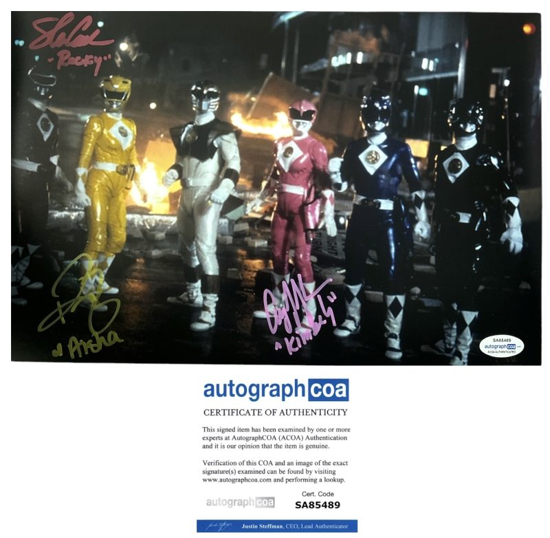 Power Rangers - 12x8 - Movie - Steve Cardenas (red ranger) Amy Jo Johnson (pink ranger) Karan Ashley (yellow ranger) - ACOA - SA85489