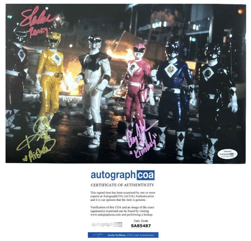 Power Rangers - 12x8 - Movie - Steve Cardenas (red ranger) Amy Jo Johnson (pink ranger) Karan Ashley (yellow ranger) - ACOA - SA85487